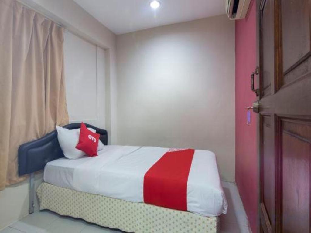 Oyo 44100 Hotel Casavilla Petaling Jaya Exteriör bild
