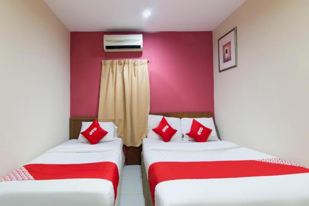 Oyo 44100 Hotel Casavilla Petaling Jaya Exteriör bild