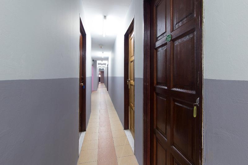 Oyo 44100 Hotel Casavilla Petaling Jaya Exteriör bild