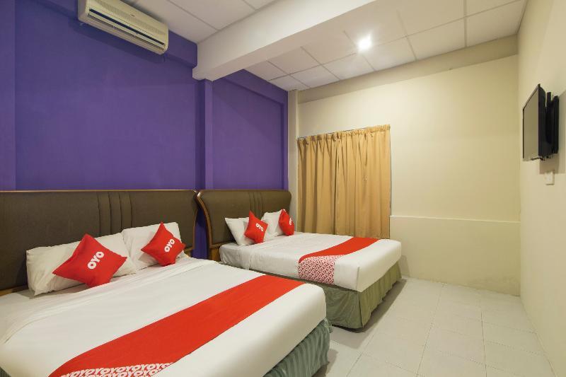 Oyo 44100 Hotel Casavilla Petaling Jaya Exteriör bild