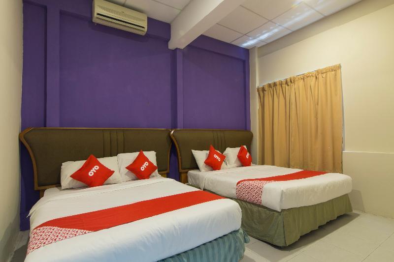 Oyo 44100 Hotel Casavilla Petaling Jaya Exteriör bild